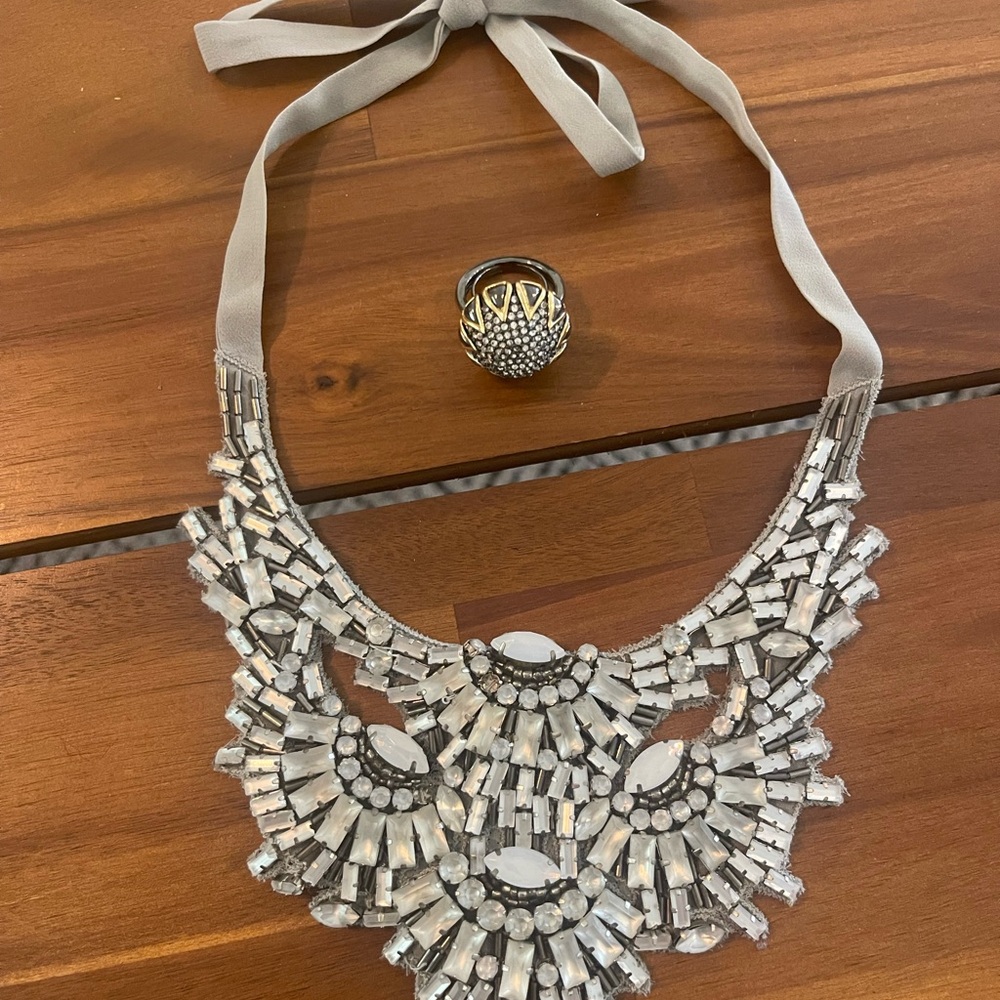 Stella & Dot Bib Necklace & Bonus (Adjustable) Ring